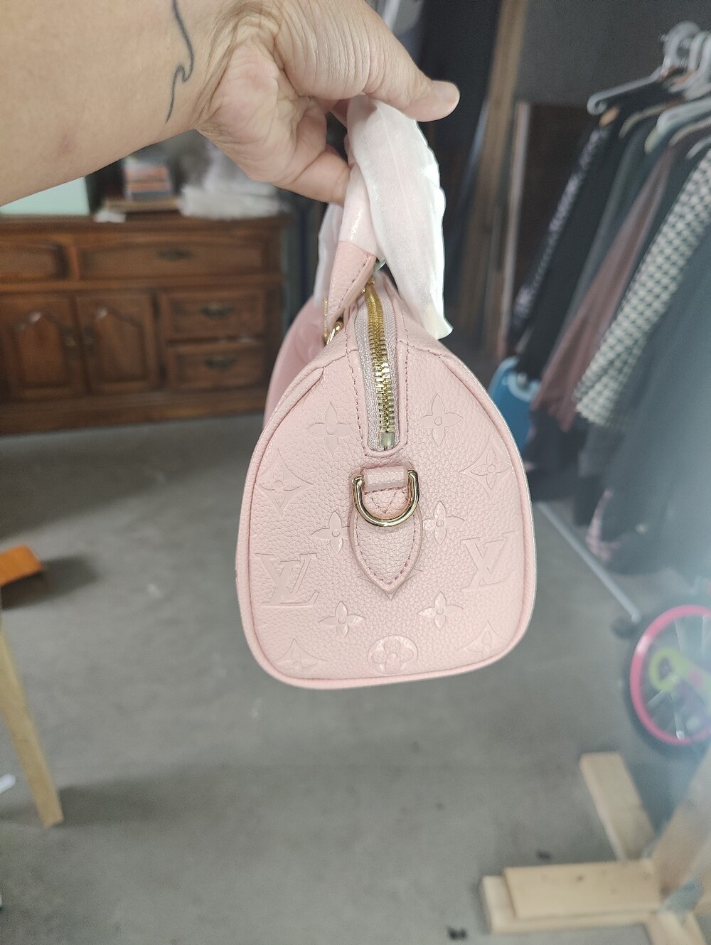 Small Pink Embossed Handbag - Picture 8 of 9